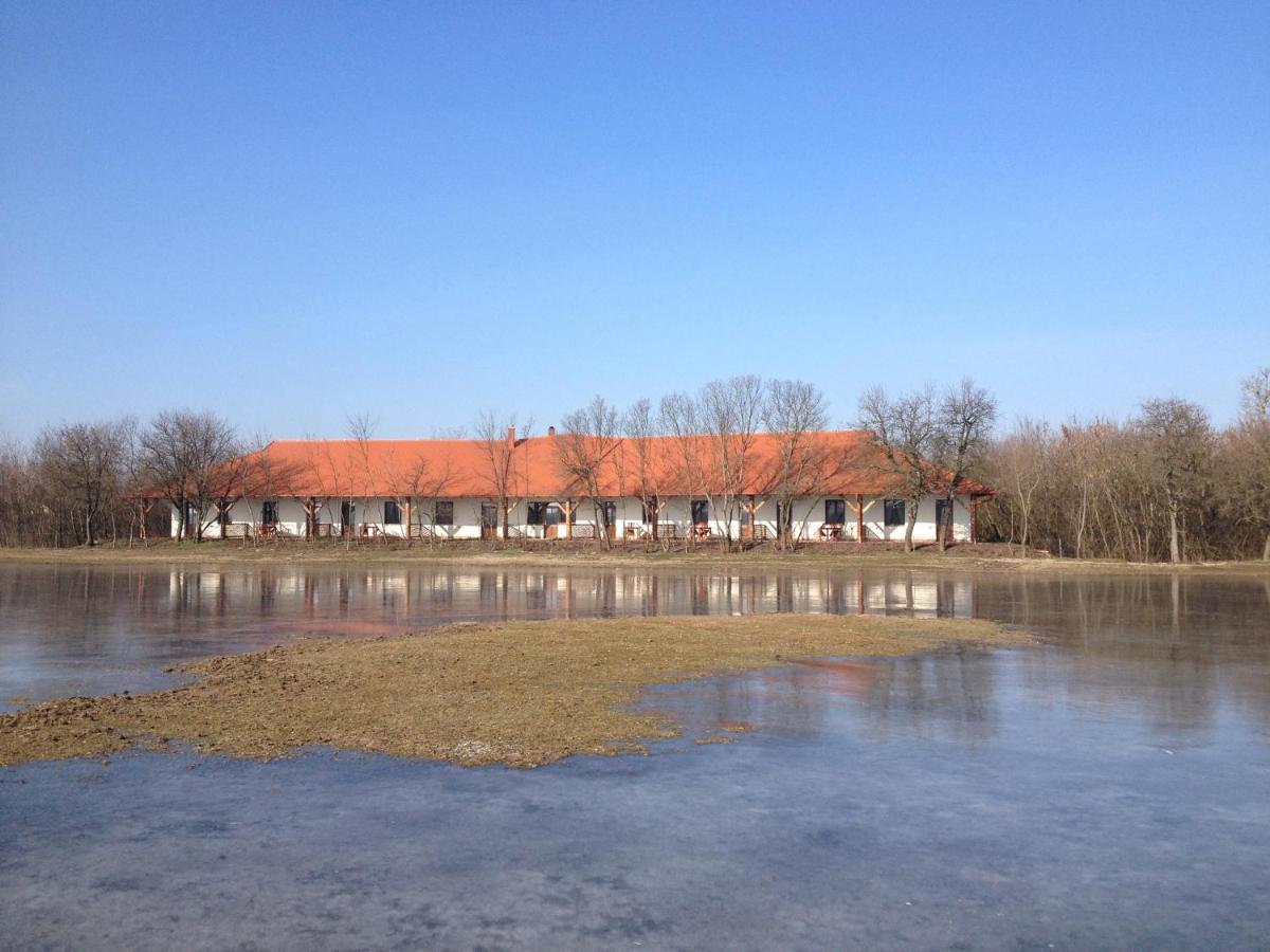 Bibic Nature Lodge Balmazújváros 外观 照片