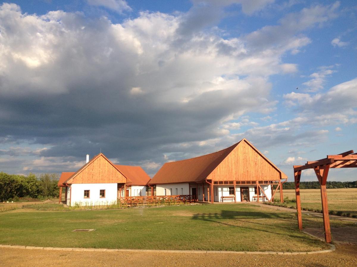Bibic Nature Lodge Balmazújváros 外观 照片
